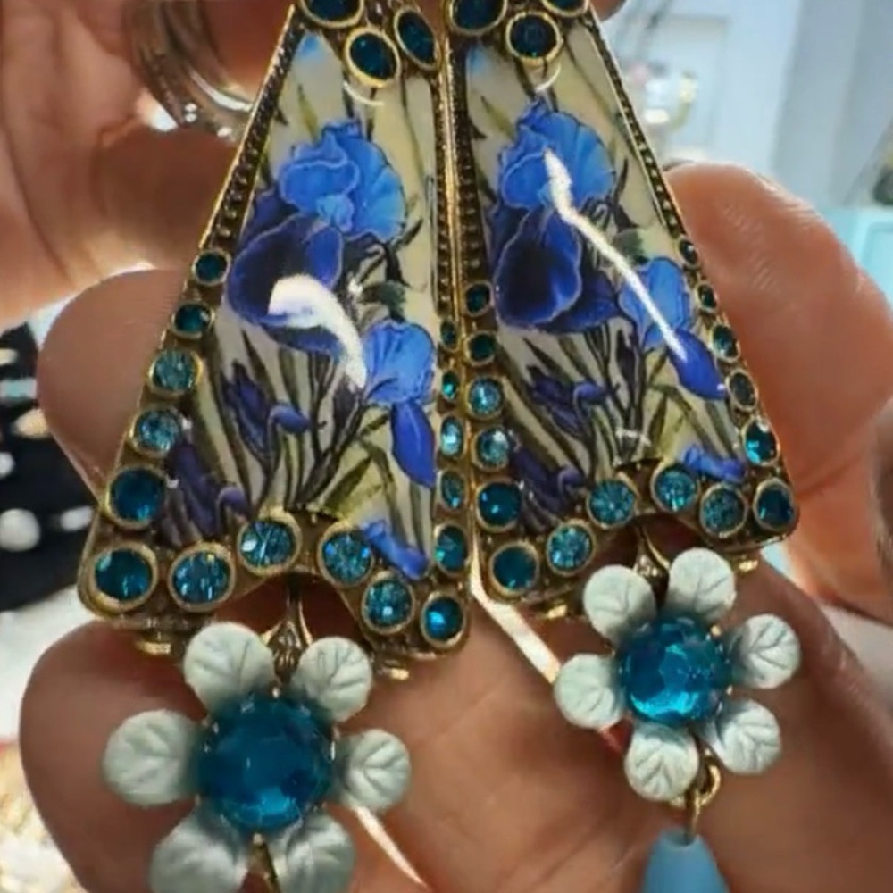 Vintage Victorian Floral Blue and Gold Earrings